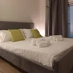 White Con Parcheggio Privato ポルト・チェザーレオ