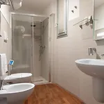 White Con Parcheggio Privato ベッド・アンド・ブレックファスト ポルト・チェザーレオ