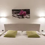 White Con Parcheggio Privato 4* ポルト・チェザーレオ
