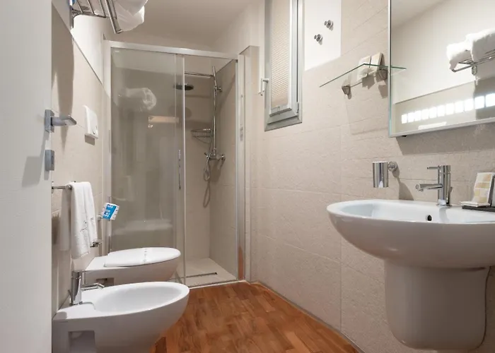 White Con Parcheggio Privato Couette-café Porto Cesareo