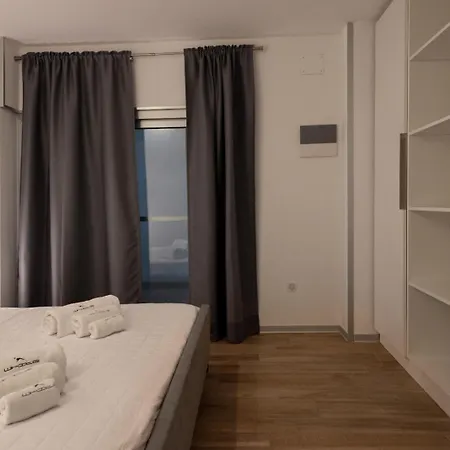 White Con Parcheggio Privato 4*