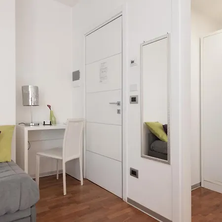 White Con Parcheggio Privato