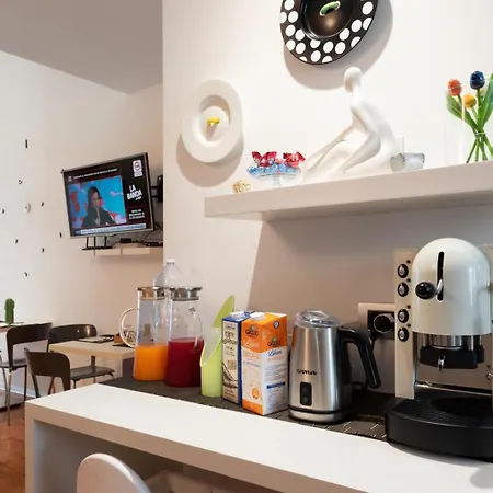 White Con Parcheggio Privato Bed & Breakfast 4*