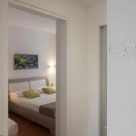 White Con Parcheggio Privato Couette-café Porto Cesareo
