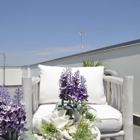 White Con Parcheggio Privato Panzió 4*