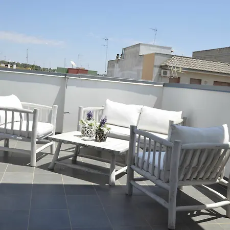 White Con Parcheggio Privato Couette-café *