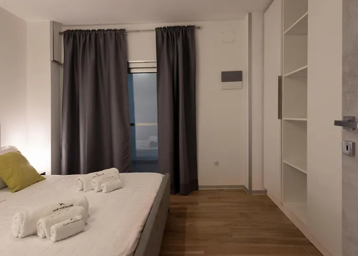 White Con Parcheggio Privato 4*