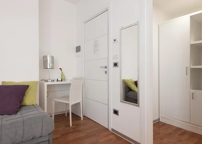 White Con Parcheggio Privato