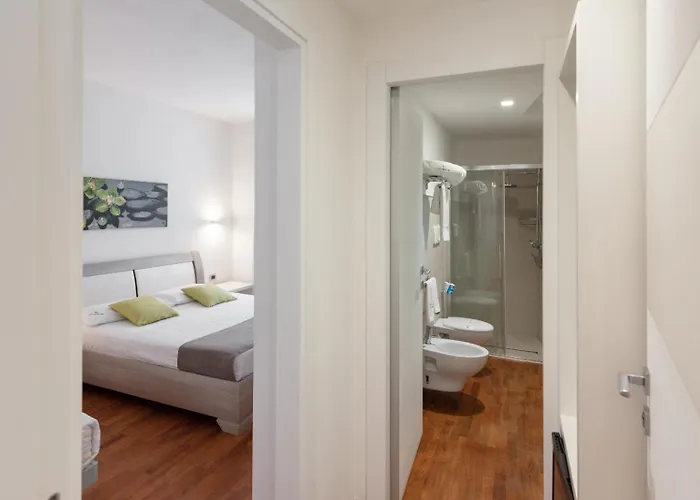 White Con Parcheggio Privato 4*