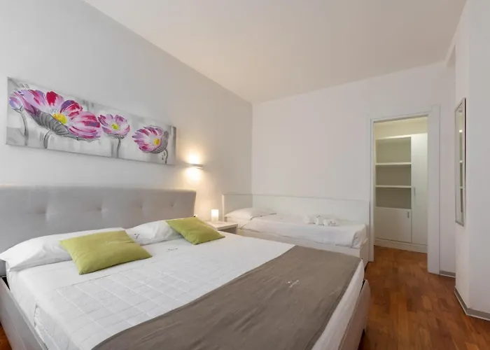 White Con Parcheggio Privato
